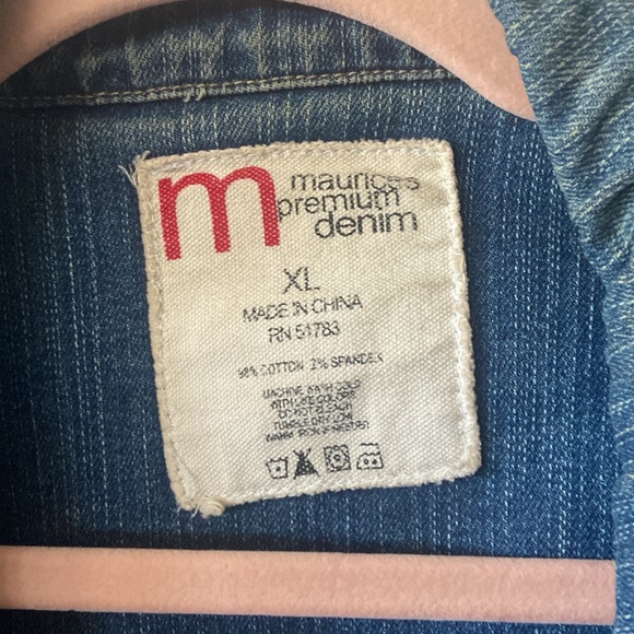 Maurices Blue Cropped Jean Jacket Classic Denim Style - Picture 2 of 3